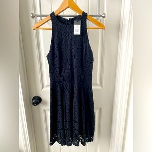 New lace sleeveless dress